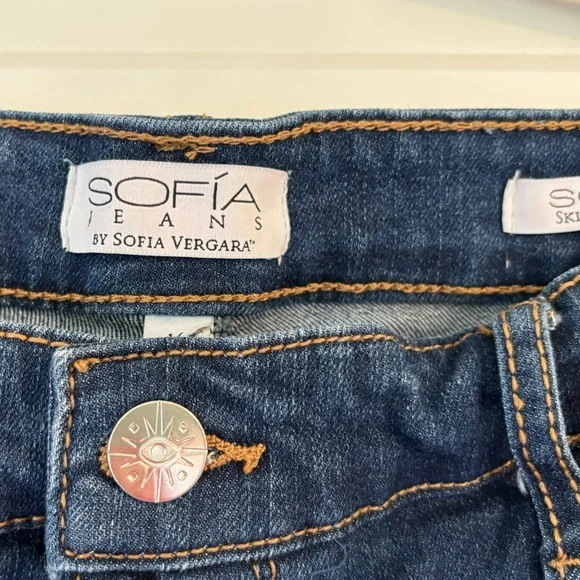 Denim Capris Length Jeans - Picture 3 of 7